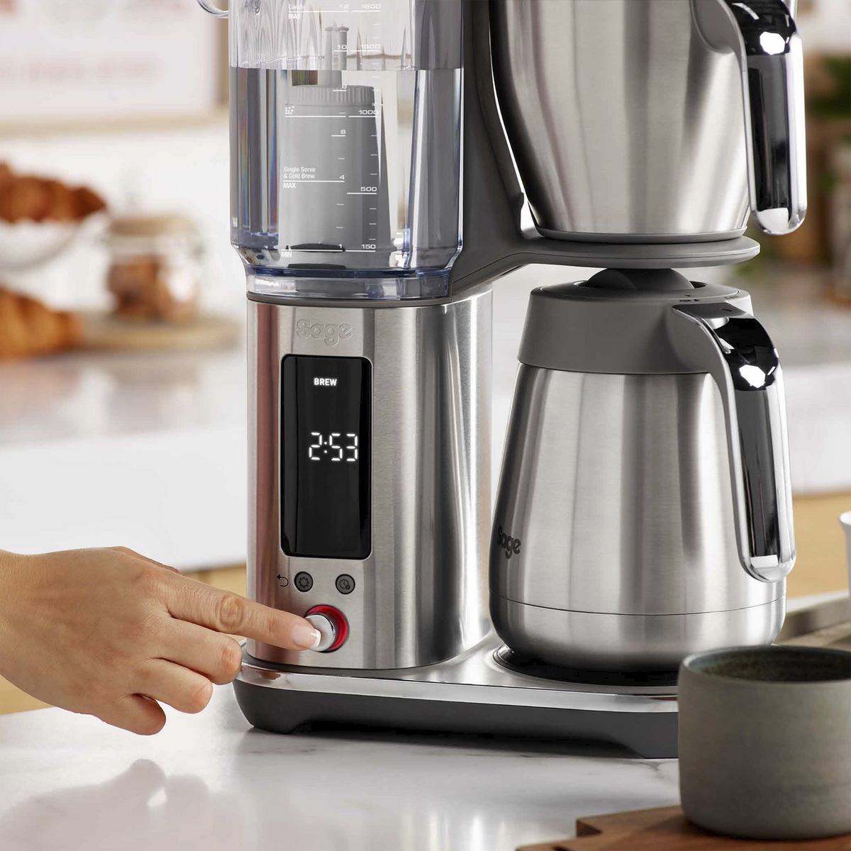 Sage Luxe Brewer Thermal filter coffee machine in a kitchen
